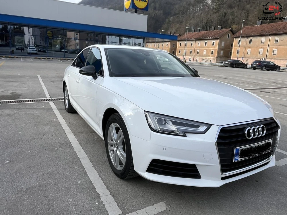 Audi A4 Sedan