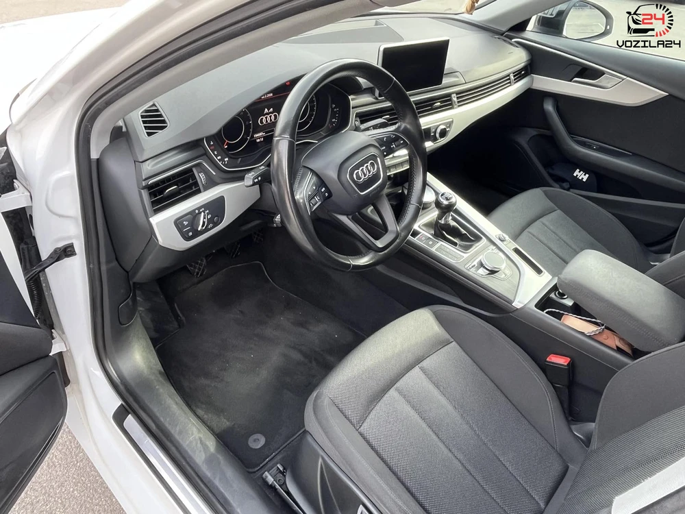 Audi A4 Sedan